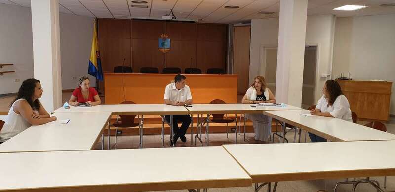 Momento de la firma del contrato (Foto TA)